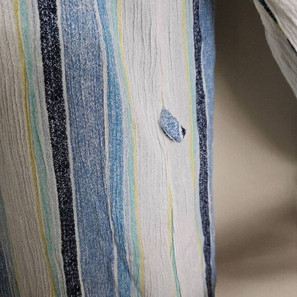 Kaii Striped Blouse - Picture 5 of 10